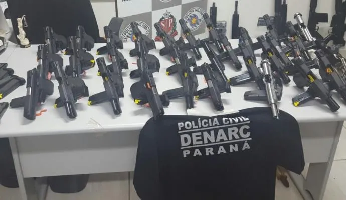 Polícia apreende mega carregamento de armas e drogas que seria levado para o RJ