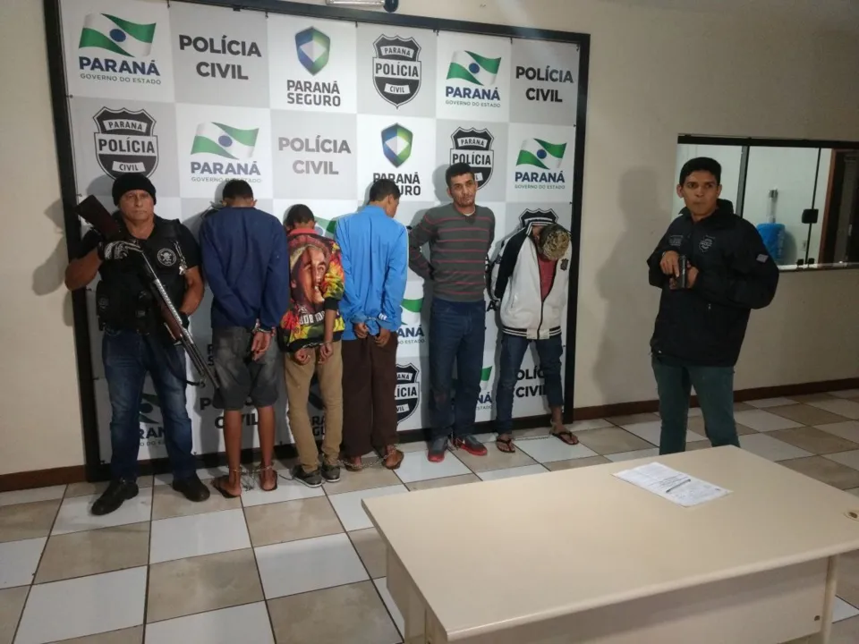 Cinco suspeitos de latrocínio foram apresentados pela Polícia Civil. Foto: WhatsApp