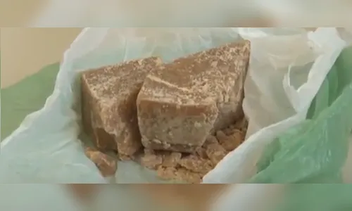 Dona de lanchonete é presa entregando encomenda de crack em Londrina