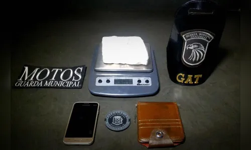 Traficante é preso com meio quilo de cocaína após denúncia anônima 