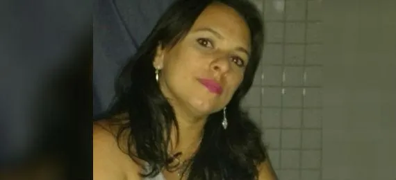 Sheila Cavalcante, de 41 anos, foi morta a tiro pelo marido - Foto - Reprodução/Facebook