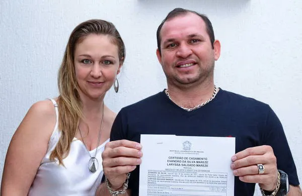  Evandro da Silva adotou o sobrenome da esposa Laryssa Salgado Mareze. Foto: Delair Garcia