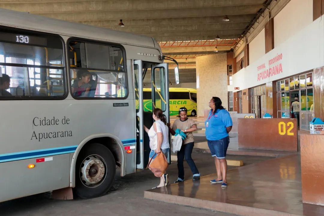 Rodoviária de Apucarana passa a receber linhas do transporte urbano - Foto Edson Denobi