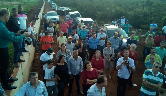 Manifestação ocorrida no fim do mês de maio contra o pedágio e muro em estrada vicinal.(Foto Divulgação)