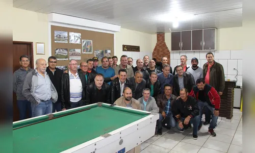 Policiais aposentados de Arapongas se reúnem para confraternização