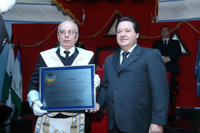  Câmara entrega Diploma de Méritos em Tarefas Comunitárias à Loja Maçônica “Trabalho, Ciência e Virtude”  