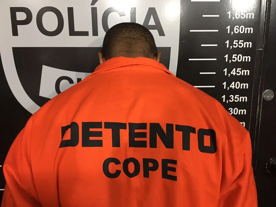 Polícia apreendeu com Jorge Mendes dos Santos Costa, de 42 anos, vários documentos falsificados - Foto: Divulgação/Polícia Civil