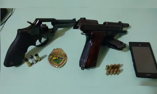 PM prende dupla que rendeu professora e fez família refém em Mauá da Serra