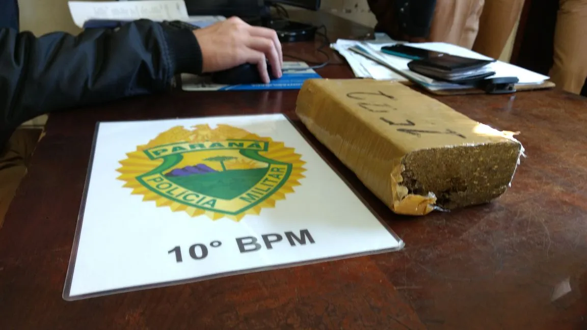 PM apreendeu tijolo de maconha pesando 1,2 kg - Foto: José Luiz Mendes