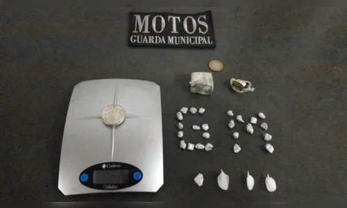 
							Rapaz é preso em flagrante com crack, cocaína e maconha 
						
						