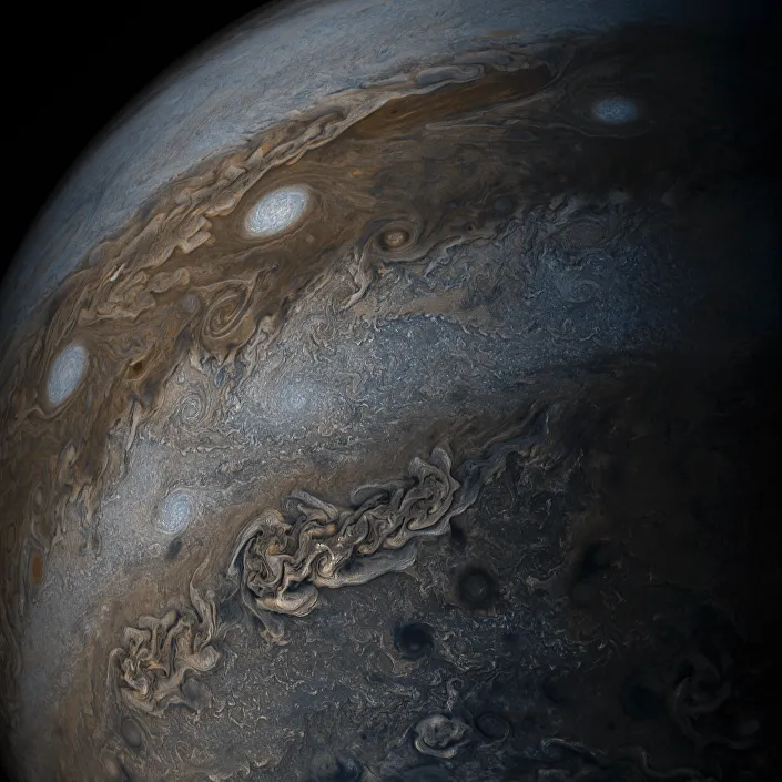 Furacões em Júpiter - FOTO: NASA/JPL-CALTECH/SWRI/MSSS/GERALD EICHSTÄDT /SEÁN DORAN