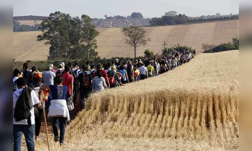 Grupo Mãe do Céu realiza peregrinação de fé em Arapongas