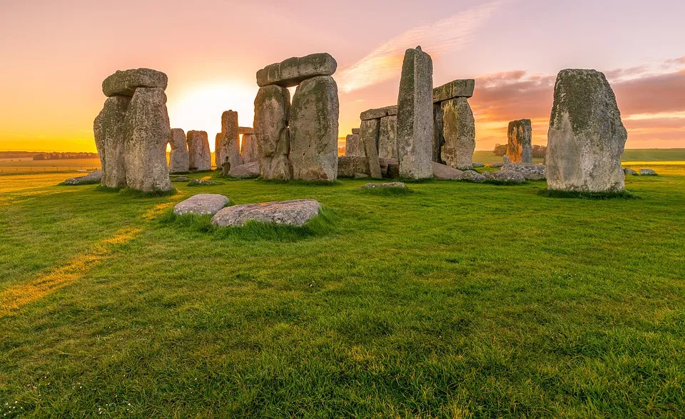 Arqueolólogos supõem que, no passado, o monumento Stonehenge era utilizado para estudos astronômicos, mágicos ou religiosos - Foto: Pixabay