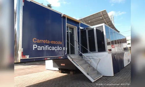 Carreta de panificação do Senac traz cursos para Arapongas