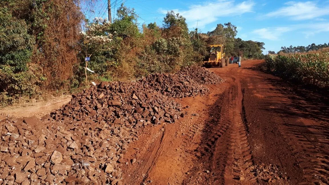 Prefeitura iniciou obras na Estrada do Ceboleiro. Foto: Divulgação WhatsApp