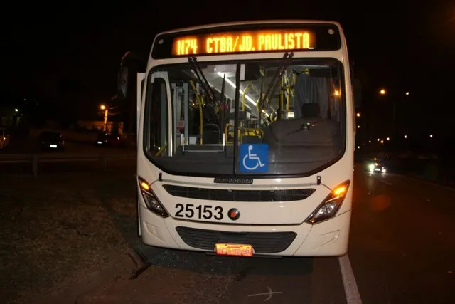 Ônibus dirigido por Edimilton foi assaltado por quatro ladrões.  (Foto: Sindimoc/Divulgação