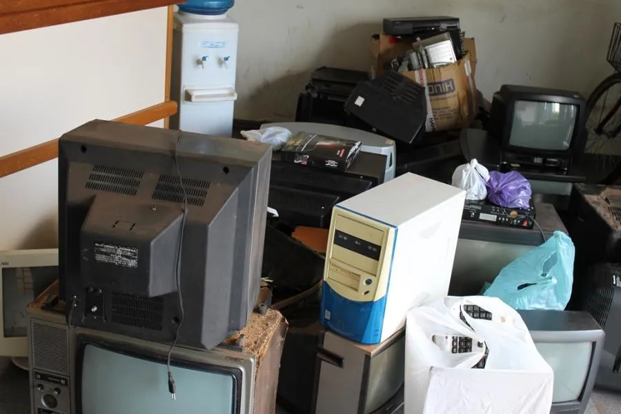 Lixo eletrônico pode provocar contaminação do solo, do ar e da água. Foto: Rerpodução