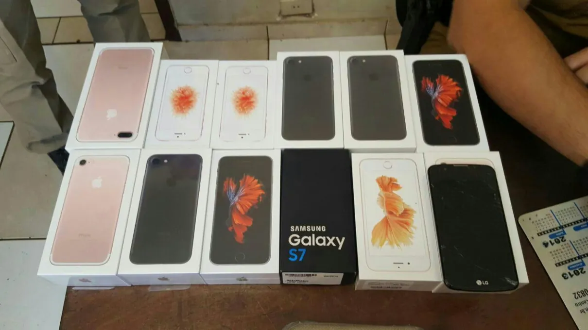 Homem tentou furtar onze aparelhos celulares da loja. Foto: Divulgação/WhatsApp