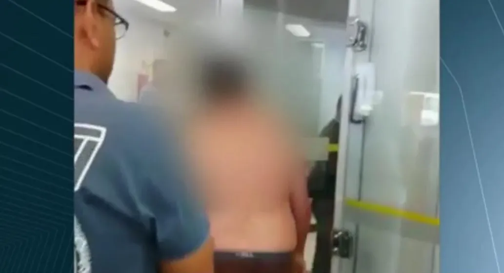 Homem fica pelado em porta giratória de banco - Foto: Jornal O Sul/imagem ilustrativa