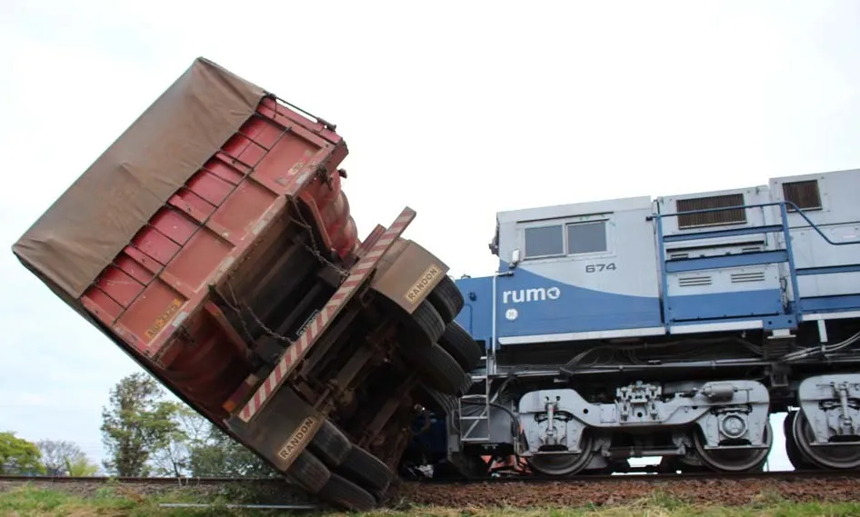 Por sorte, ninguém ficou ferido em mais um acidente com trem na região - Foto: Jandaionline
