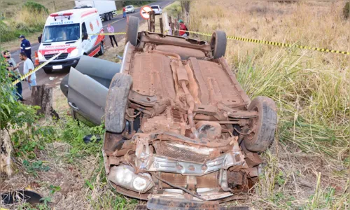 
							Uma pessoa morre e outra fica gravemente ferida após capotamento em Jandaia do Sul
						
						