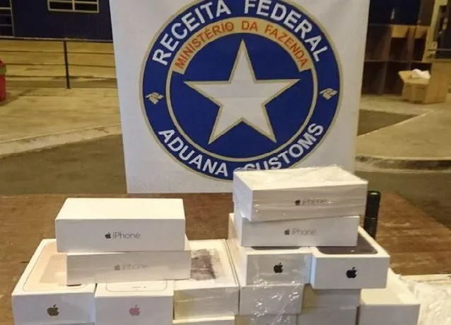  iPhones foram retidos e totalizaram mais de R$ 59 mil - Foto: Divulgação - Receita Federal