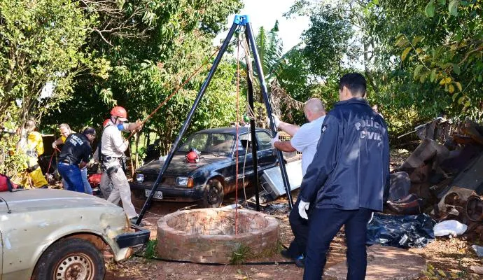 Corpos esquartejados foram retirados de poço desativado: crimes ligados ao tráfico de drogas - Foto: Delair Garcia