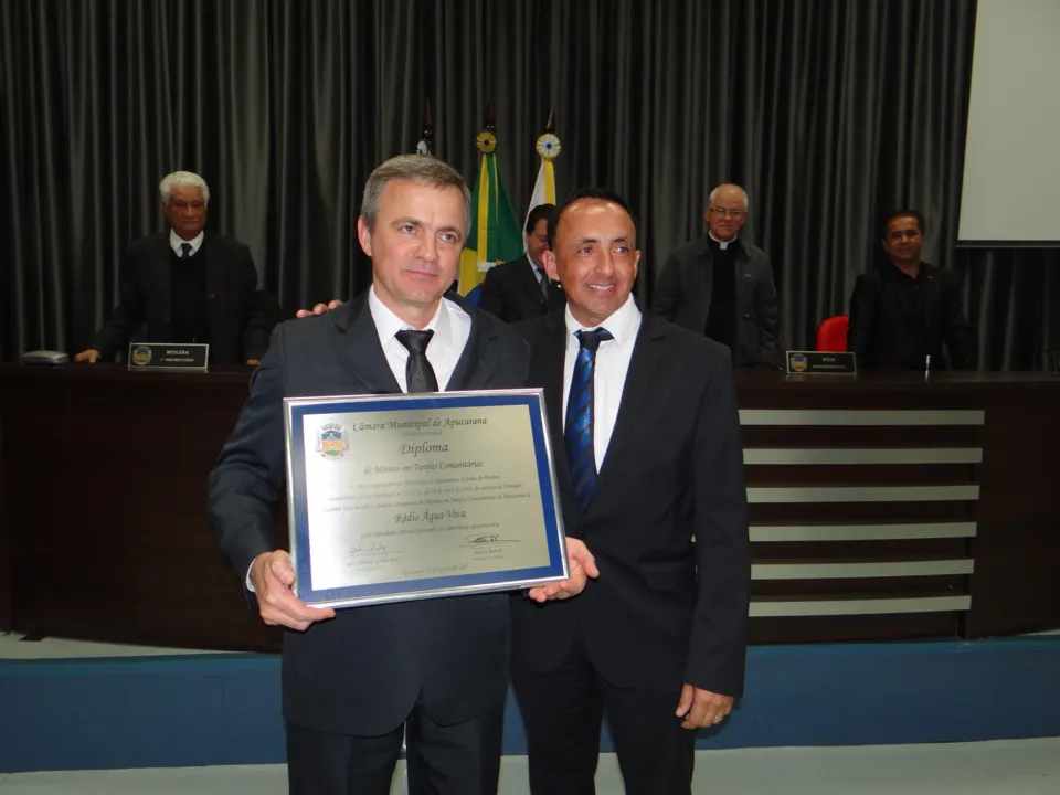 Câmara Municipal entrega Diploma de Méritos em Tarefas Comunitárias a Rádio Água Viva