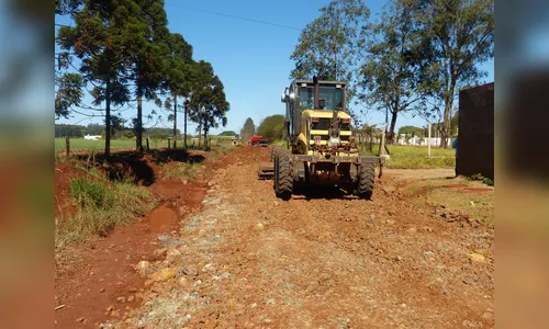 Prefeitura faz manutenção em estradas rurais de Arapongas