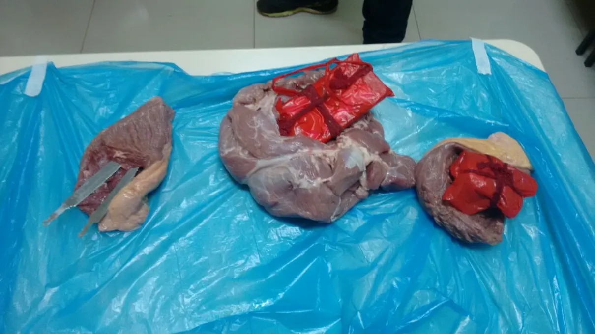 Droga escondida nos pedaços de carne. Foto: Divulgação/WhatsApp