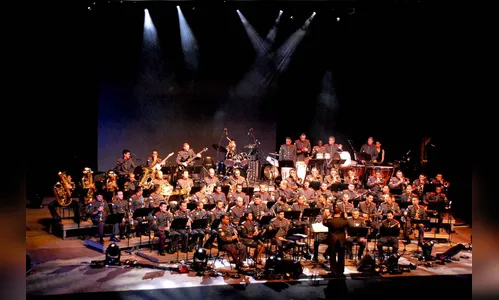 Banda da PM/PR se apresenta em Apucarana