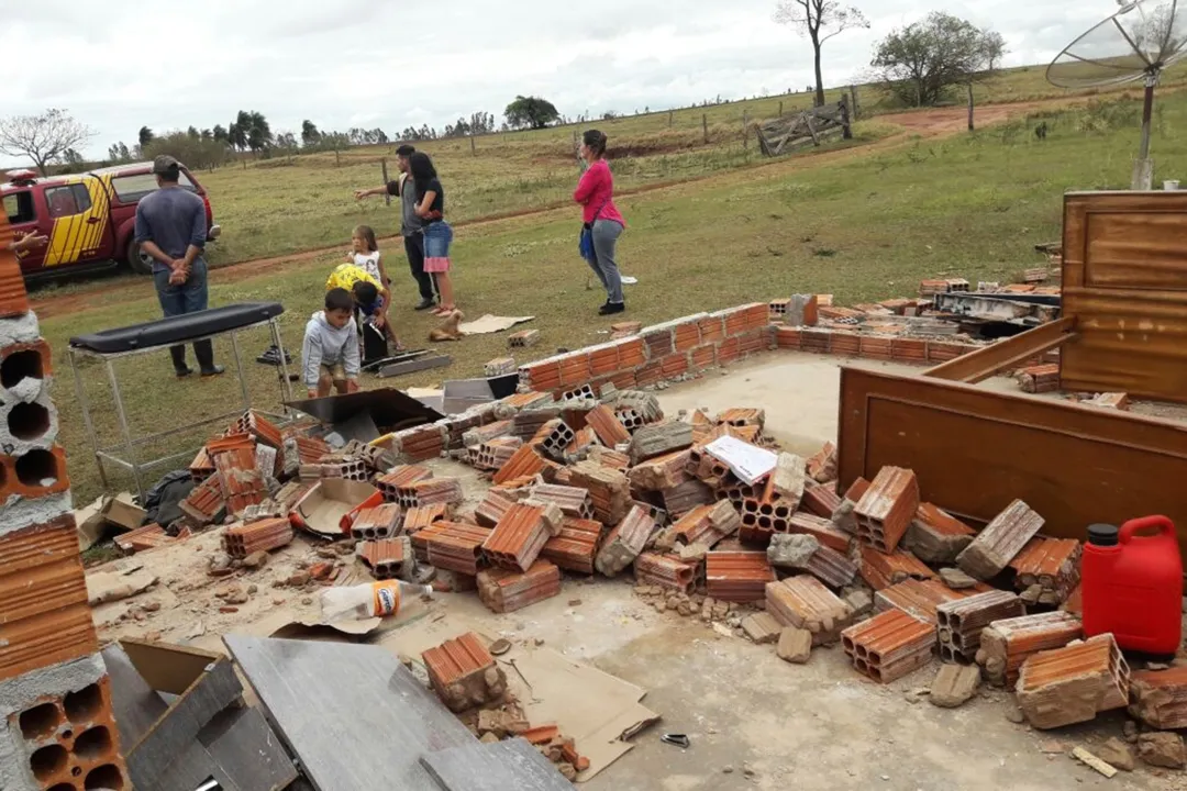 Segundo a Defesa Civil, 652 residências ficaram danificadas por temporal no Paraná - Foto: AEN
