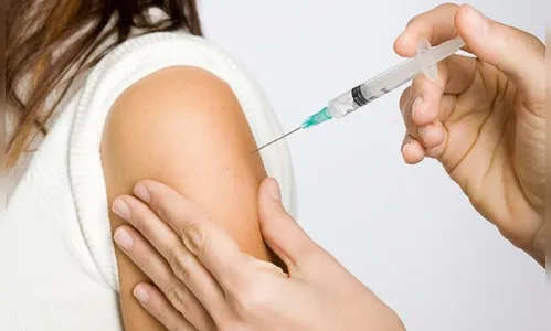Vacinação contra HPV é ampliada para público de até 26 anos