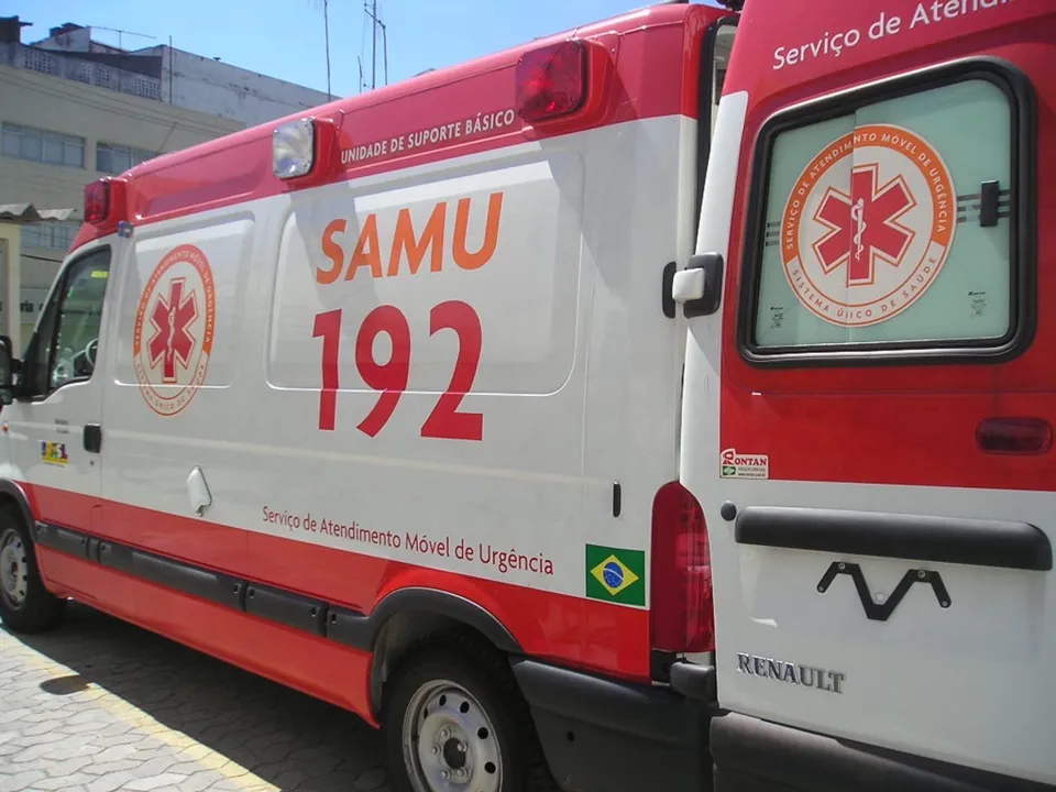 Pedreiro foi socorrido pelo Samu e encaminhado ao Hospital Santa Casa. Foto: Ilustração