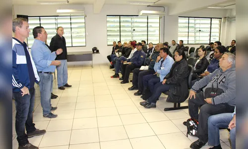 Agentes de Vigilância participam de reunião