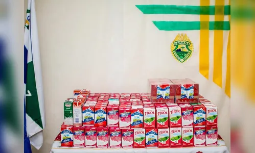 PM doa 300 litros de leite para instituições de caridade em Arapongas