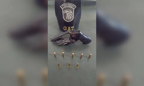 Mulher é presa com arma e munição em Arapongas