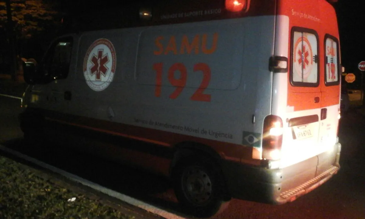 Vítima foi socorrida pelo Samu e encaminhada ao hospital. Foto: Juarez Rocha