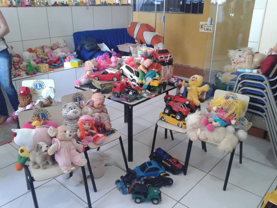 Mais de 400 brinquedos foram arrecadados. Foto: Divulgação/PM