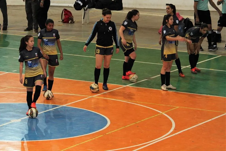 Equipe de futsal feminino de Arapongas. Foto: Assessoria