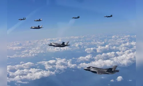 Bombardeiros dos EUA sobrevoam península coreana após míssil
