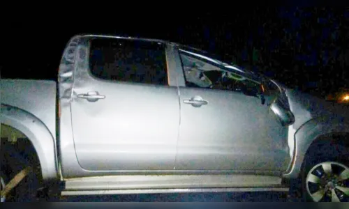 
							Bandido com tornozeleira eletrônica capota caminhonete após assalto 
						
						