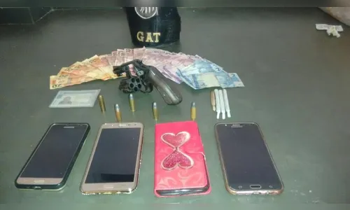 GM apreende drogas e revólver durante abordagem no trânsito 