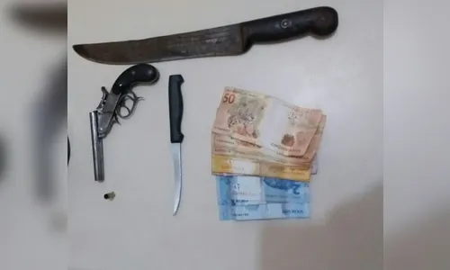 Casal é preso em bar após efetuar disparo e intimidar frequentadores 