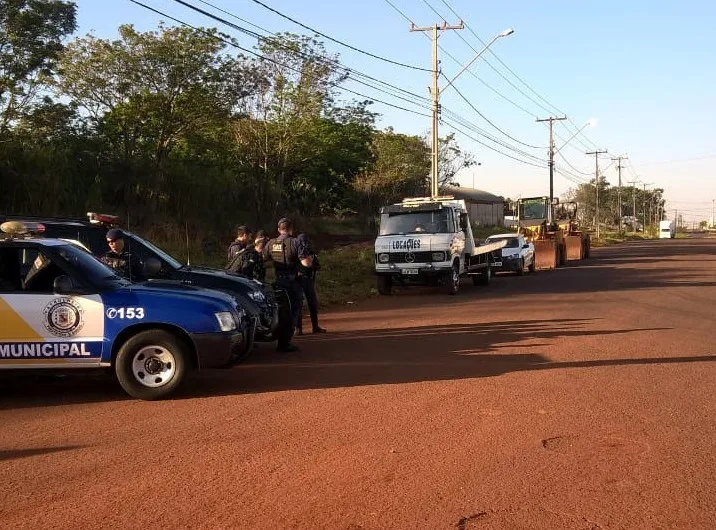 Bloqueio teve início na manhã desta terça-feira. (foto - reprodução/whatsapp)