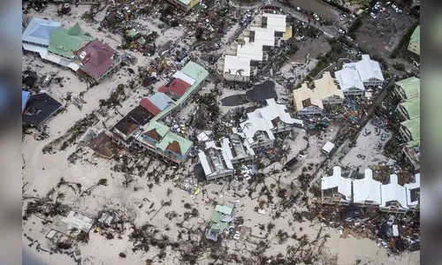 Furacão Irma devasta ilhas do leste do Caribe e deixa ao menos nove mortos