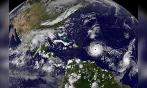 Furacão Irma chega ao estreito da Flórida e deve ganhar força