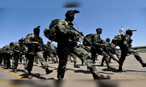 Filha transexual de militar perde pensão da Marinha após mudar de nome e de sexo