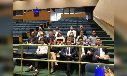 Onofre e empresários araponguenses participam de feira internacional em Dallas