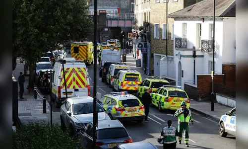 Explosão no metrô de Londres deixa feridos; polícia fala em 'ato terrorista'